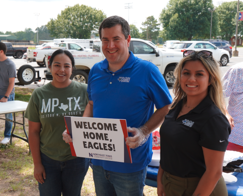 chamber workers helping